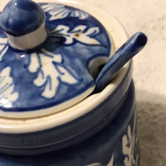 Sugar Bowl with great detail - Picture 8 of 8